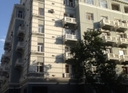 İcarəyə verilir 2 otaqlı 70 m2 köhnə tikili Sahil m.