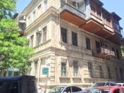 Satılır 5 otaqlı 209 m2 köhnə tikili Səbail r.