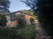 İcarəyə verilir 4 otaqlı 600 m2 bağ evi Quba