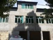 Satılır 10 otaqlı 200 m2 villa Quba