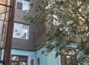 Satılır 3 otaqlı 63 m2 köhnə tikili Binə