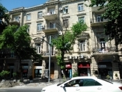 İcarəyə verilir 3 otaqlı 110 m2 köhnə tikili Fəvvarələr meydanı