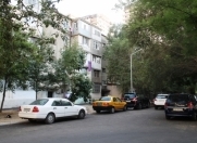 Satılır 1 otaqlı 35 m2 köhnə tikili Elmlər Akademiyası m.