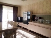 Satılır 3 otaqlı 70 m2 köhnə tikili İnşaatçılar m.