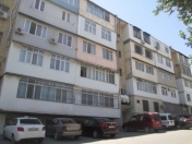 Satılır 4 otaqlı 130 m2 köhnə tikili İnşaatçılar m.