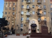 Satılır 2 otaqlı 60 m2 köhnə tikili Dövlət Statistika Komitəsi