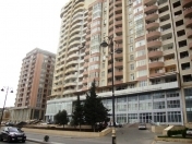 Satılır 4 otaqlı 181 m2 yeni tikili Elmlər Akademiyası m.