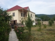 İcarəyə verilir 6 otaqlı 180 m2 bağ evi Oğuz