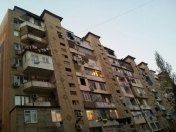 Satılır 4 otaqlı 105 m2 köhnə tikili İnşaatçılar m.