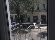 İcarəyə verilir 4 otaqlı 200 m2 köhnə tikili Sahil m.