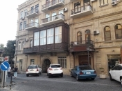 İcarəyə verilir 3 otaqlı 75 m2 köhnə tikili İçəri Şəhər m.