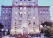 Satılır 2 otaqlı 75 m2 köhnə tikili Dövlət Statistika Komitəsi