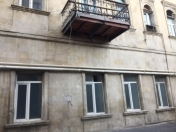 Satılır 2 otaqlı 40 m2 köhnə tikili Axundov bağı