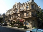 Satılır 2 otaqlı 70 m2 köhnə tikili İçəri Şəhər m.