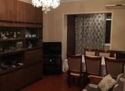 Satılır 2 otaqlı 60 m2 köhnə tikili Xalqlar Dostluğu m.