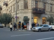 İcarəyə verilir 2 otaqlı 85 m2 köhnə tikili Nizami kinoteatrı