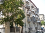 Satılır 3 otaqlı 100 m2 köhnə tikili Tibb Universiteti