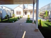 Satılır 4 otaqlı 170 m2 bağ evi Mərdəkan
