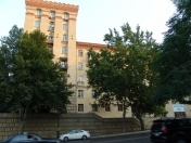 Satılır 3 otaqlı 140 m2 köhnə tikili İzmir parkı