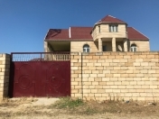 Satılır 7 otaqlı 400 m2 həyət evi Saray