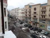 İcarəyə verilir 4 otaqlı 110 m2 köhnə tikili Nəriman Nərimanov m.