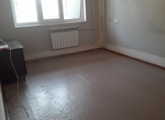 İcarəyə verilir 3 otaqlı 100 m2 köhnə tikili Neapol dairəsi