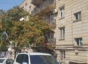 İcarəyə verilir 3 otaqlı 60 m2 köhnə tikili İçəri Şəhər m.