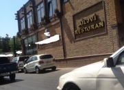 İcarəyə verilir 4 otaqlı 350 m2 obyekt Gənclik m.