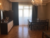 Satılır 3 otaqlı 124 m2 yeni tikili Elmlər Akademiyası m.