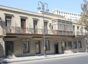 İcarəyə verilir 2 otaqlı 82 m2 ofis İçəri Şəhər m.