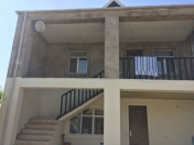 Satılır 8 otaqlı 1000 m2 bağ evi Saray