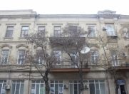 Satılır 2 otaqlı 45 m2 köhnə tikili Qız Qalası