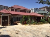 Satılır 6 otaqlı 315 m2 həyət evi İnşaatçılar m.