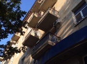 Satılır 2 otaqlı 60 m2 köhnə tikili Rusiya səfirliyi