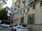 İcarəyə verilir 3 otaqlı 90 m2 köhnə tikili Dövlət Statistika Komitəsi