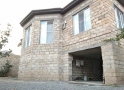 Satılır 4 otaqlı 140 m2 həyət evi Saray