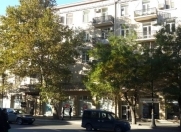 Satılır 2 otaqlı 53 m2 köhnə tikili Mərkəzi Univermaq