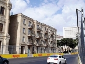 Satılır 2 otaqlı 60 m2 köhnə tikili Qubernator parkı