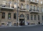 Satılır 4 otaqlı 103 m2 köhnə tikili İçəri Şəhər m.