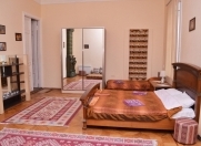 İcarəyə verilir 2 otaqlı 87 m2 köhnə tikili İçəri Şəhər