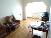 İcarəyə verilir 2 otaqlı 70 m2 köhnə tikili 3 mkr
