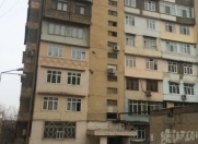 Satılır 4 otaqlı 100 m2 köhnə tikili Binəqədi r.