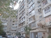 Satılır 3 otaqlı 85 m2 köhnə tikili Ayna Sultanova heykəli