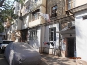 Satılır 3 otaqlı 60 m2 köhnə tikili 28 may