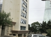 Satılır 3 otaqlı 90 m2 köhnə tikili Səbail r.