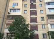 Satılır 3 otaqlı 90 m2 köhnə tikili İnşaatçılar m.