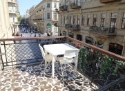 İcarəyə verilir 3 otaqlı 180 m2 köhnə tikili Sahil m.