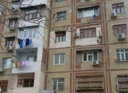 Satılır 3 otaqlı 90 m2 köhnə tikili Xalqlar Dostluğu m.