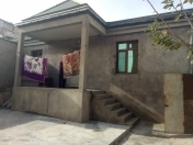 Satılır 4 otaqlı 700 m2 həyət evi İnşaatçılar m.