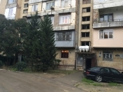 Satılır 3 otaqlı 85 m2 köhnə tikili Neapol dairəsi